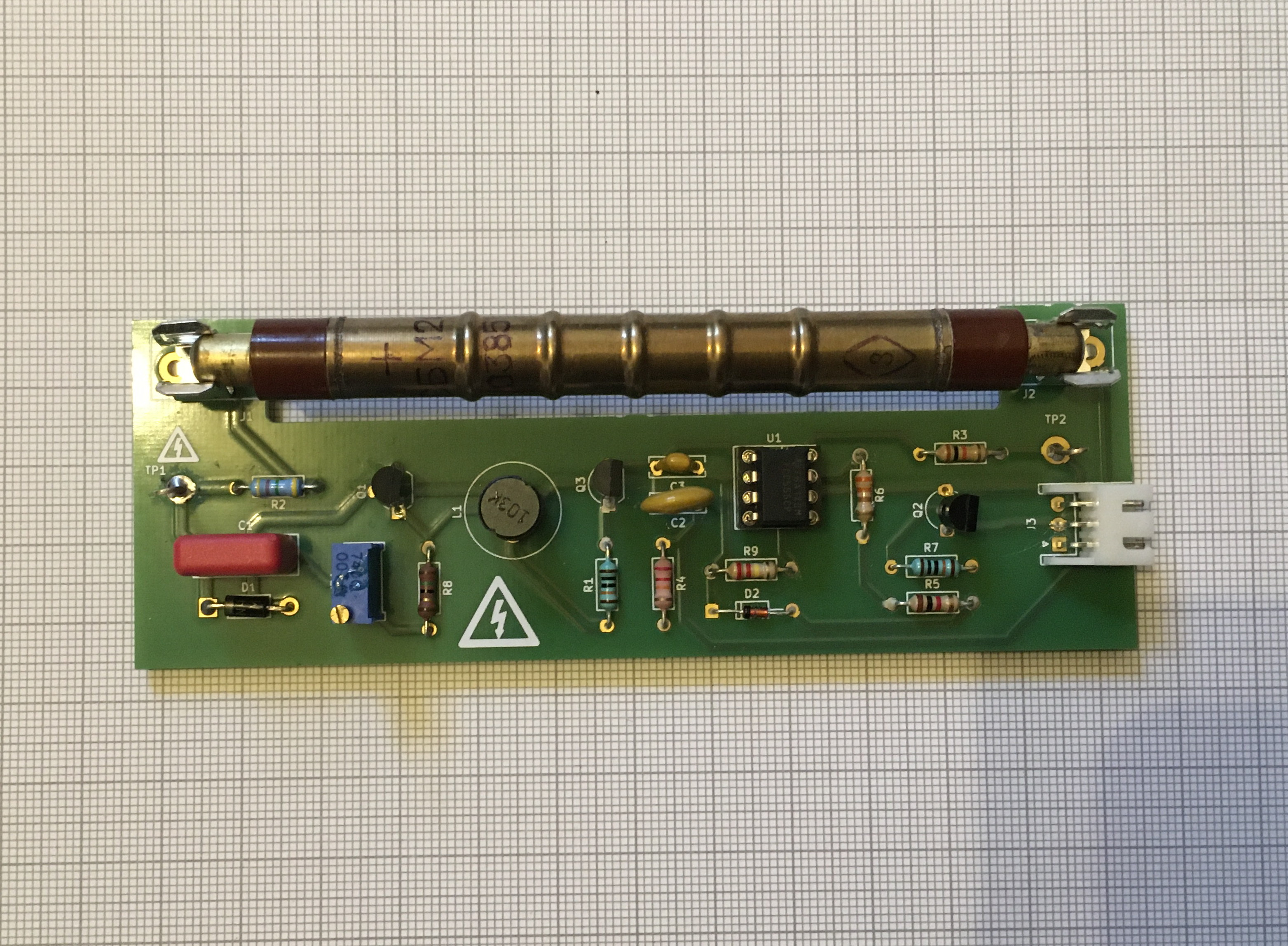 Geigerzähler mit SBM-20 Zählrohr - Fertig aufgebaut